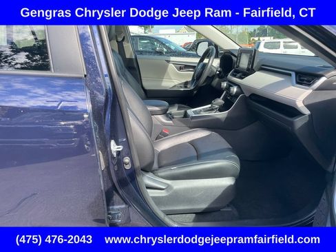 Used 2021 Toyota RAV4 XLE w/ Convenience Package AWD/4WD image 19