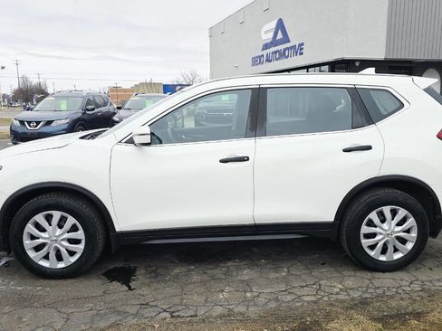 Used 2017 Nissan Rogue S image 3