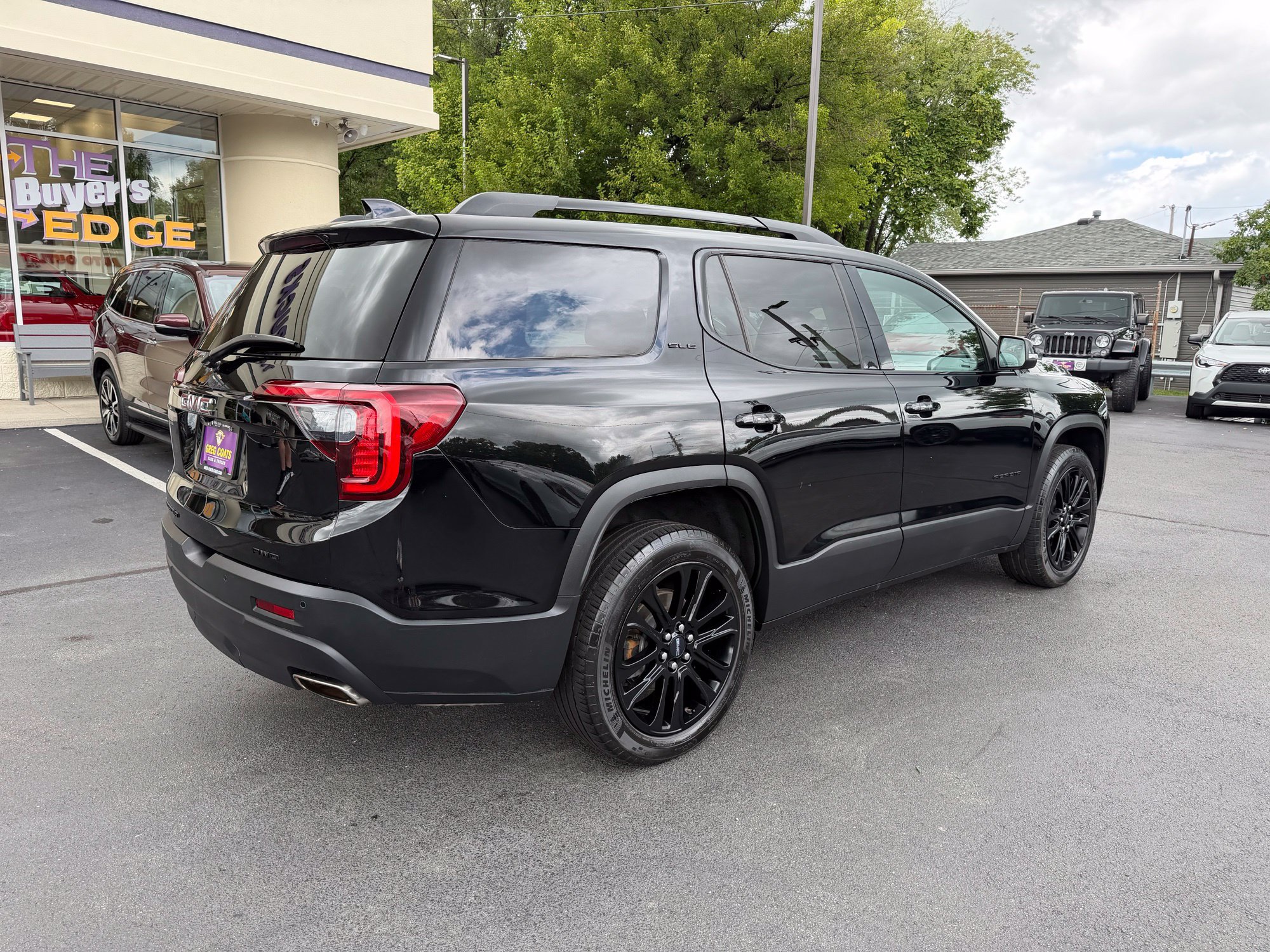 Used 2023 GMC Acadia SLE w/ Driver Convenience Package AWD/4WD image 6