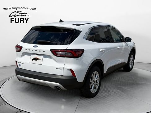 Used 2024 Ford Escape Active AWD/4WD image 3
