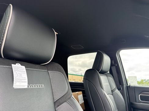New 2026 RAM 2500 Laramie AWD/4WD image 15