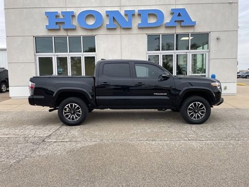 Used 2021 Toyota Tacoma TRD Sport image 4