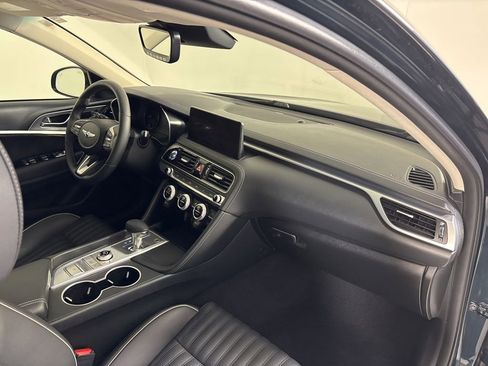 Used 2023 Genesis G70 3.3T image 12