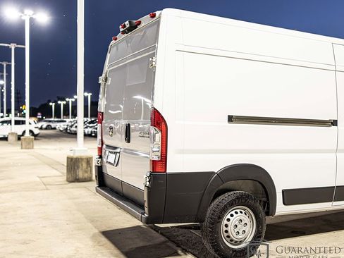 Used 2021 Mercedes-Benz Sprinter 2500 w/ Driver Convenience Package image 11