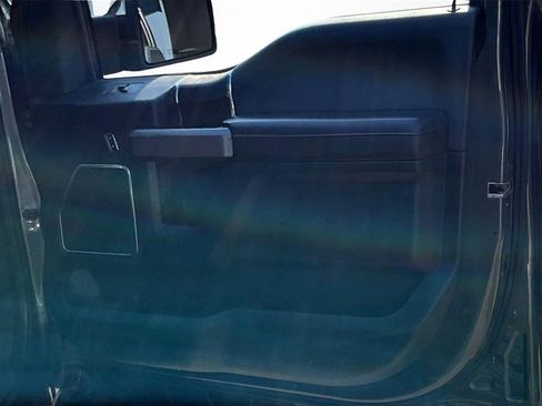 Used 2018 Ford F150 Platinum w/ Technology Package image 27