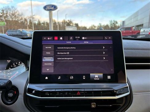 Used 2022 Jeep Compass Limited image 23