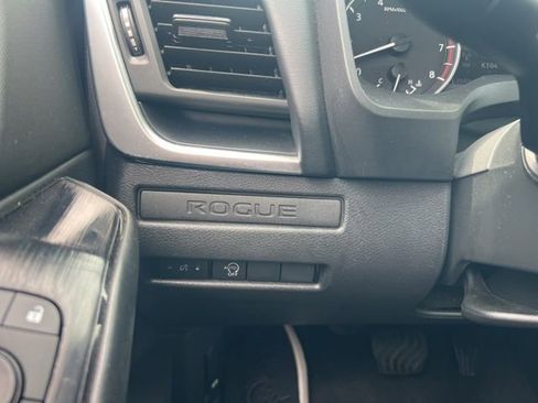 Used 2024 Nissan Rogue S image 16
