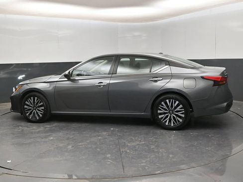 Used 2025 Nissan Altima 2.5 SV FWD image 5