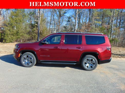 Certified 2025 Jeep Wagoneer 4WD image 3