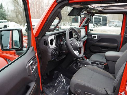 Certified 2025 Jeep Wrangler Unlimited Sahara w/ Safety Group image 14