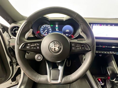 Used 2024 Alfa Romeo Tonale Veloce w/ Active Assist Package AWD/4WD image 9
