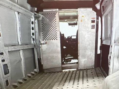 Used 2023 RAM ProMaster 2500 w/ Convenience Group FWD image 2