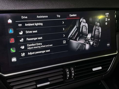 Used 2023 Porsche Cayenne image 31