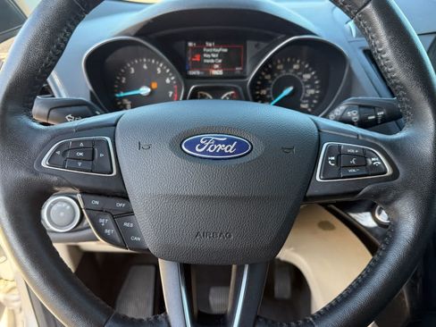 Used 2019 Ford Escape Titanium FWD image 18
