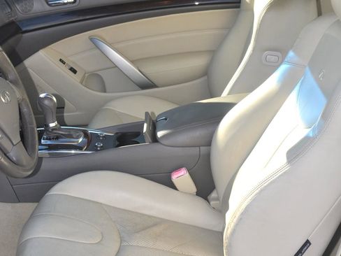 Used 2011 INFINITI G37 Journey w/ Premium Pkg image 13