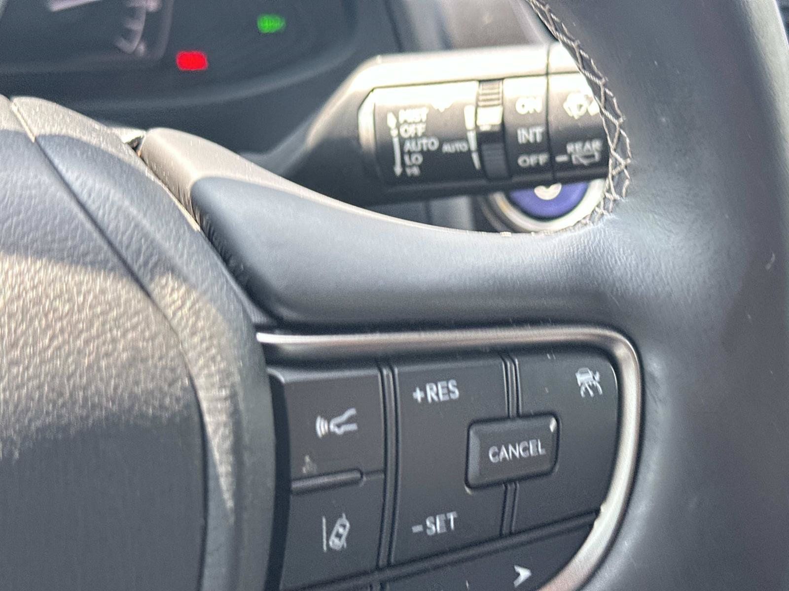 Used 2021 Lexus UX 250h w/ Premium Package AWD/4WD image 20