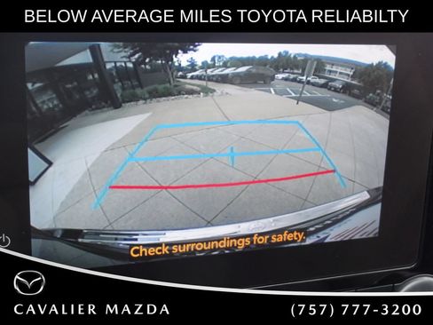 Used 2023 Toyota Highlander XLE AWD/4WD image 45