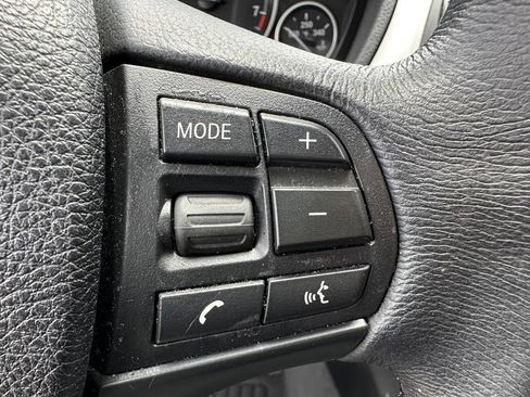 Used 2018 BMW 320i Sedan RWD image 21