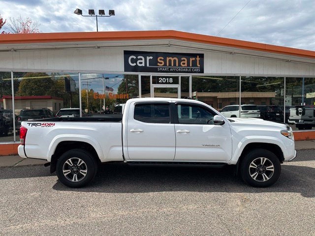 Used 2016 Toyota Tacoma TRD Sport AWD/4WD image 8
