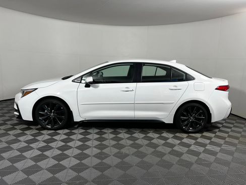 Certified 2025 Toyota Corolla SE image 8