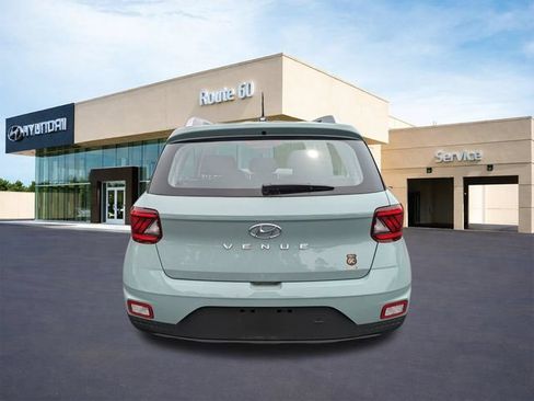 Used 2026 Hyundai Venue SEL FWD image 5