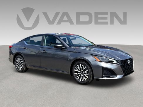 New 2026 Nissan Altima 2.5 SV w/ SV Special Edition Package FWD image 1