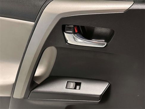 Used 2018 Toyota RAV4 XLE image 22