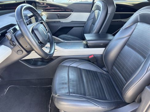 Used 2024 Lincoln Nautilus Reserve image 16