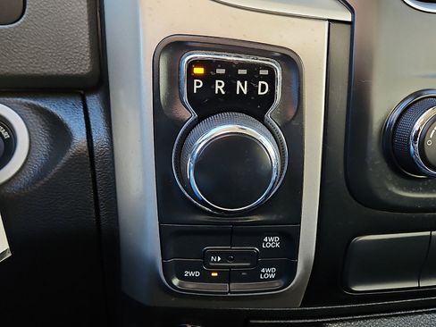 Used 2020 RAM 1500 Classic SLT image 16