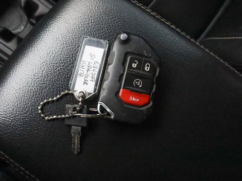 Used 2021 Jeep Wrangler Unlimited Sahara image 40