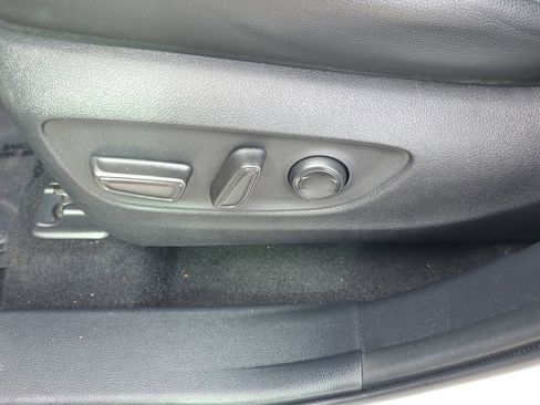 Used 2021 Toyota Highlander XLE image 19