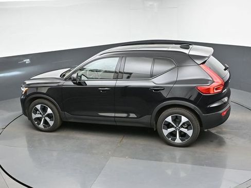 Used 2025 Volvo XC40 B5 Plus AWD/4WD image 24