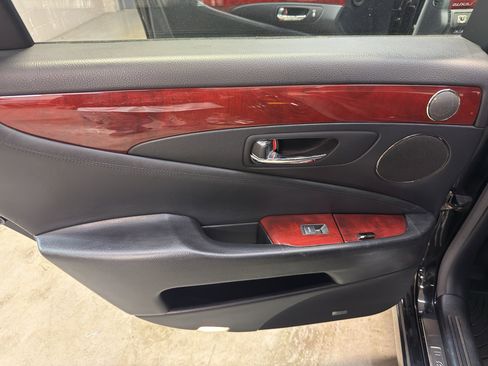 Used 2011 Lexus LS 460 AWD w/ Luxury Value Edition image 26