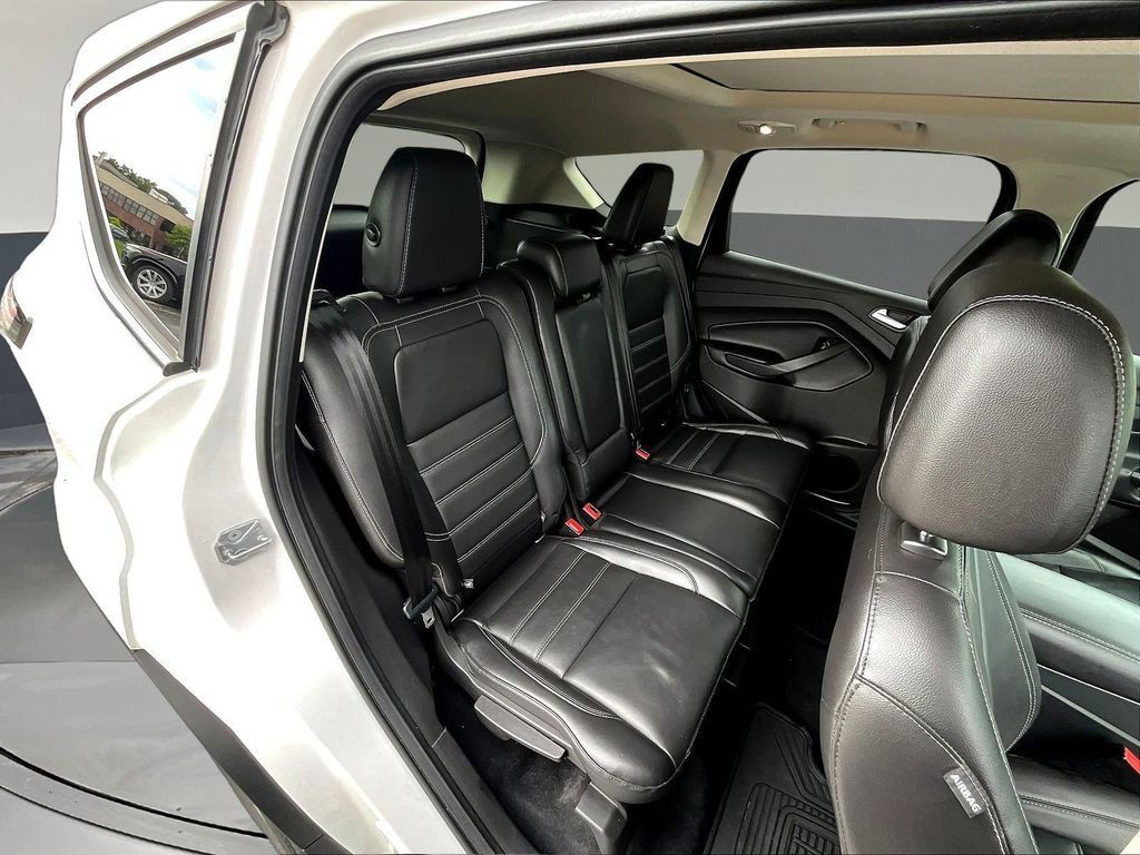 Used 2017 Ford Escape Titanium AWD/4WD image 28