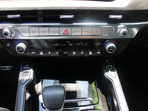 Certified 2025 Kia Telluride SX Prestige X-Line AWD/4WD image 29