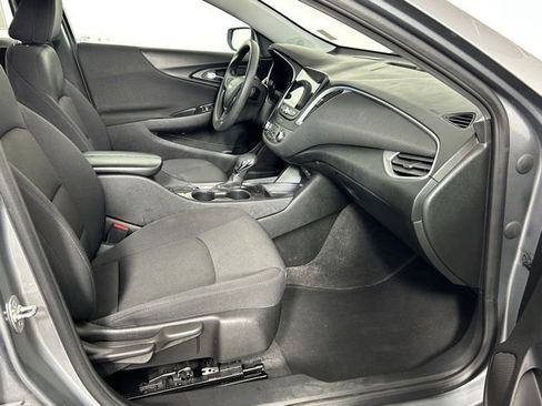 Used 2024 Chevrolet Malibu LT FWD image 9