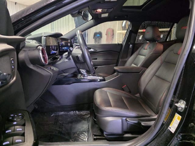 Used 2024 Chevrolet Trax RS w/ Sunroof Package FWD image 21
