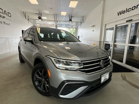 Used 2023 Volkswagen Tiguan SE w/ Panoramic Sunroof Package AWD/4WD image 8