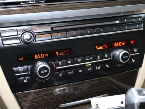 Used 2014 BMW 740i image 17