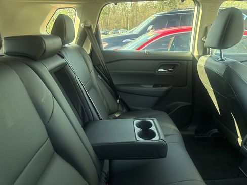 Certified 2025 Nissan Rogue SV w/ SV Premium Package image 10