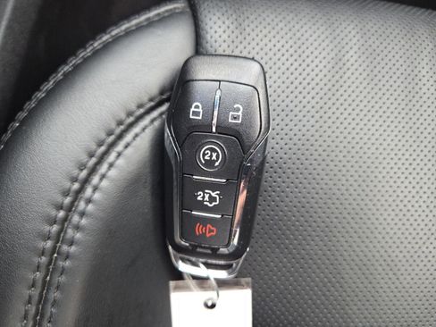 Used 2016 Lincoln MKX Reserve w/ Technology Package image 35