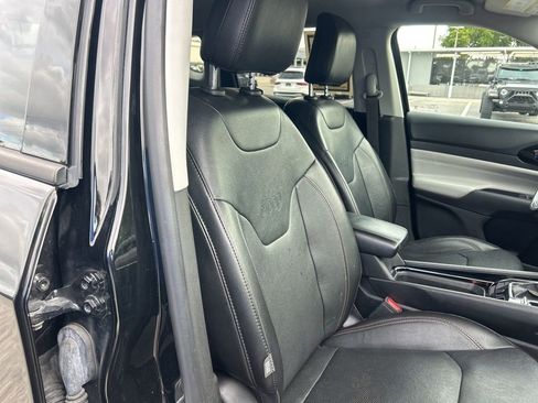 Certified 2022 Jeep Compass Limited image 23