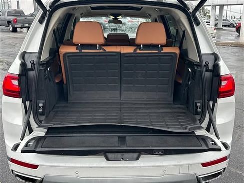 Used 2021 BMW X7 xDrive40i w/ Cold Weather Package AWD/4WD image 11