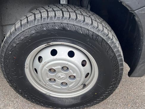 Used 2023 RAM ProMaster 2500 FWD image 9