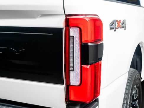 Used 2025 Ford F250 Platinum image 28