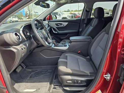 Used 2024 Chevrolet Blazer LT w/ Convenience Package FWD image 17