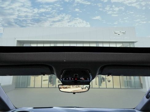 Used 2026 Cadillac Optiq Luxury 2 image 11