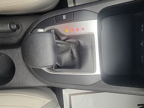 Used 2022 Kia Forte LXS image 17