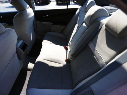 Used 2012 Toyota Camry LE FWD image 9