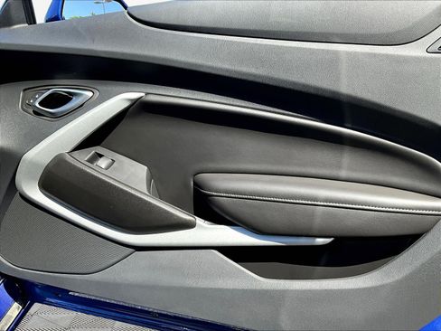Used 2022 Chevrolet Camaro LT RWD image 27